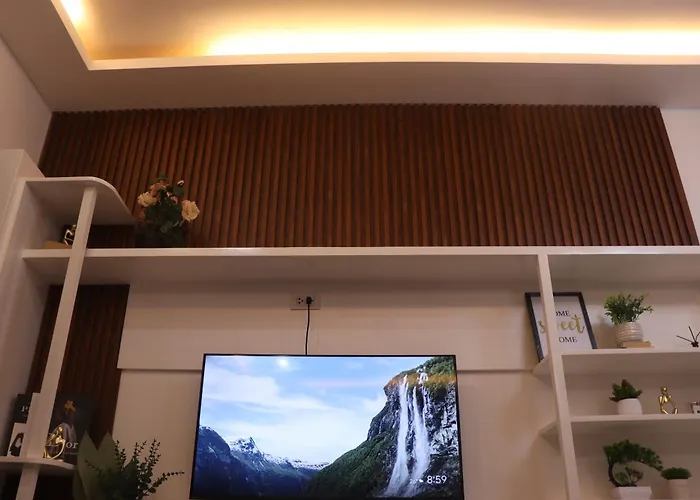 Apartment Affordable Modern With Netflix Wifi Balcony In Air Residences Manila