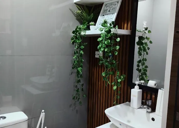 Affordable Modern With Netflix Wifi Balcony In Air Residences * Manila