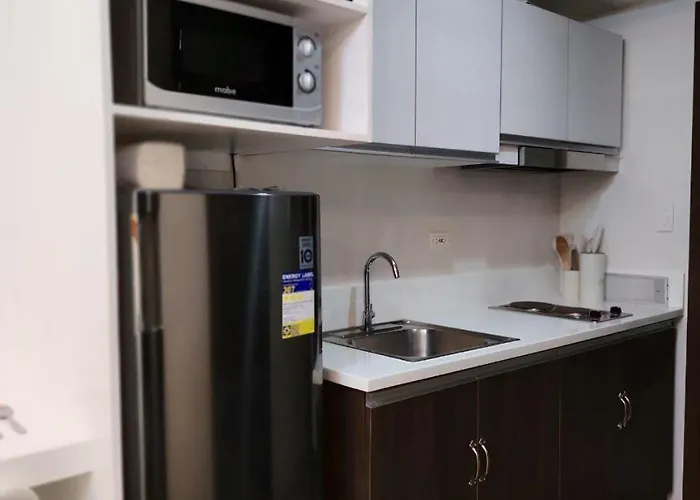 Affordable Modern With Netflix Wifi Balcony In Air Residences Apartment *